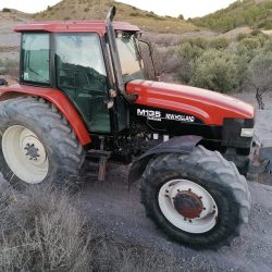NEW HOLLAND M135 (1)