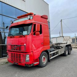 Camion-gancho-portacontededor-Volvo-FH16-610cv-6x4 (1)-min