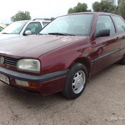 VOLKSWAGEN GOLF 1.8 i (1)