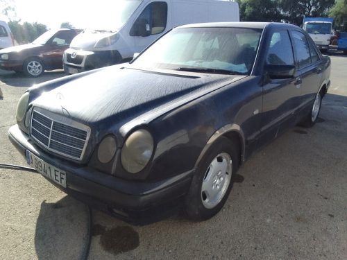 MERCEDES 300 D (1) MERCEDES 300 D (1)