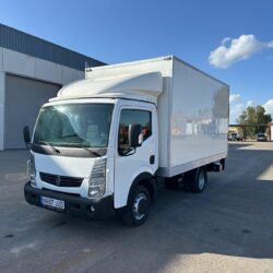 renault maxity con puerta elevadora (1)