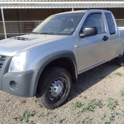ISUZU D-MAX 2.5 TD 4WD (1)