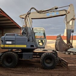 EXCAVADORA DE RUEDAS FIAT-HITACHI 395BT (1)