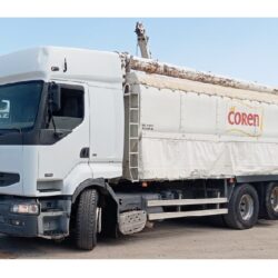 RENAULT PREMIUM 420 CDI CON CUBA DE PIENSOS (1)