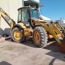 MIXTA KOMATSU WB77 S (1)