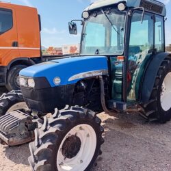 NEW HOLLAN TN 85FA (1)