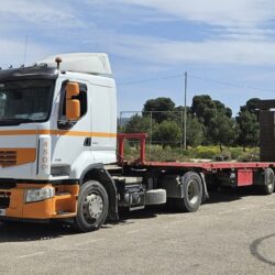 TRACTORA RENAULT PREMIUM 450 DXI CON PLATAFORMA PORTA MAQUINARIA (1)