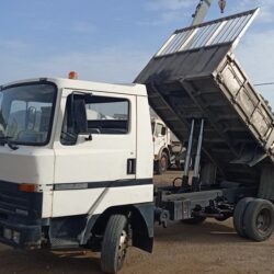 NISSAN L35.80 BASCULANTE (1)