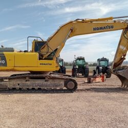 EXCAVADORA KOMATSU PC 210 LC (1)