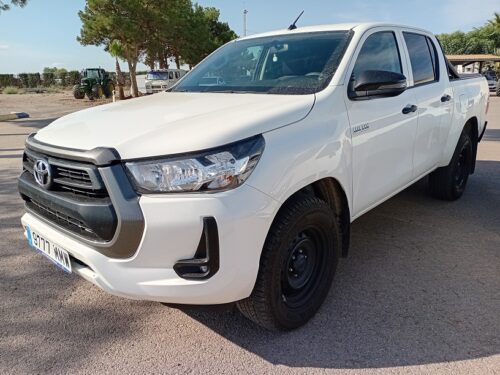 toyota hilux (1) toyota hilux (1)