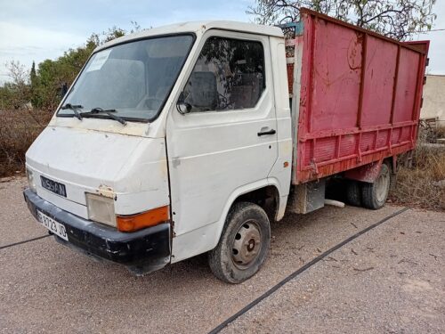 NISSAN TRADE 2.8 D BASCULANTE (1) NISSAN TRADE 2.8 D BASCULANTE (1)